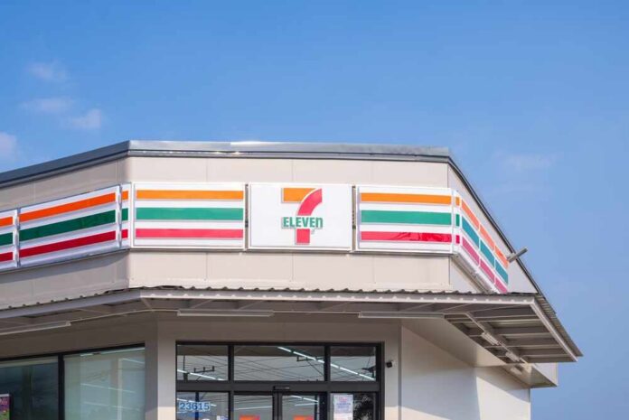 Samut,Sakhon,,Thailand,-,January,08,,2026,:,7,Eleven Exterior view of a 7-Eleven convenience store under a clear blue sky